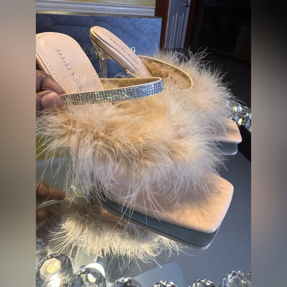 NWB AZALEA WANG RHINESTONE AND FURRY STILETTO SANDAL IN BLUSH. SIZE 10